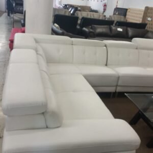 CORNER MATRICK LOUNGE