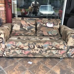2 SEATER COUCH