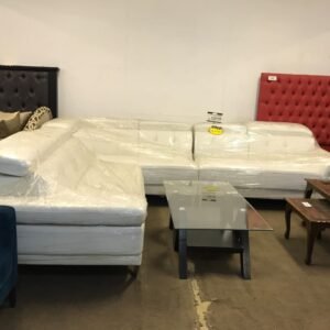 CORNER MATRICK LOUNGE