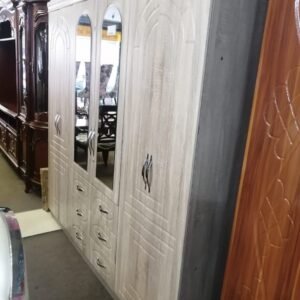 4 DOOR WADROBE ASSEMBLED